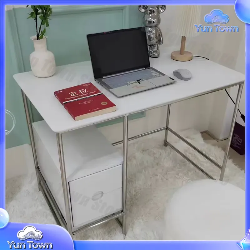 مكتب كمبيوتر بسيط بلون الكريم  - مراجعة Home Office Of Ikea وسعره
